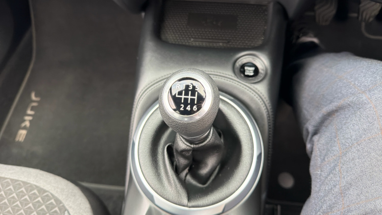 Nissan Juke 1.0 DiG-T N-Connecta 5dr Petrol Hatchback